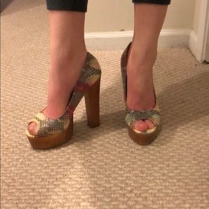 Zigisoho platform Pumps